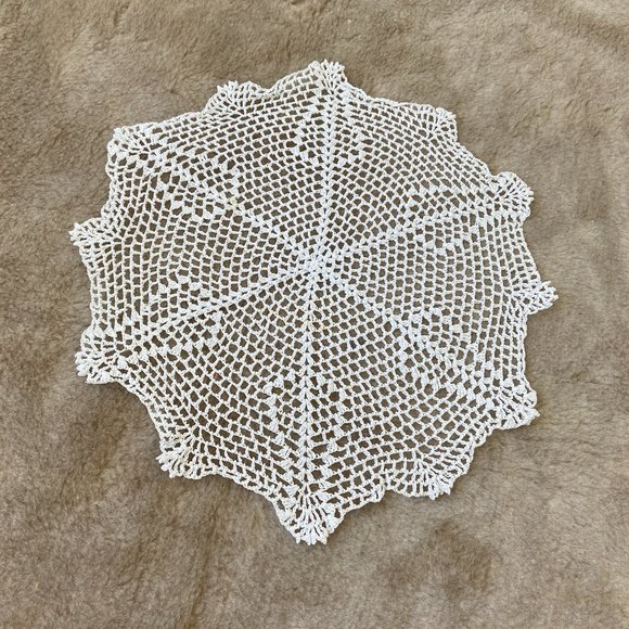 Vintage Crochet Doily Round White Cottagecore Farmhouse - Picture 1 of 7